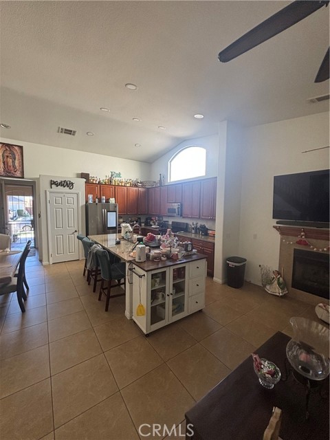 Detail Gallery Image 16 of 65 For 1064 Queen Annes Ln, Beaumont,  CA 92223 - 4 Beds | 2/1 Baths