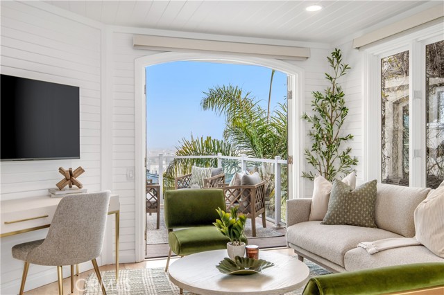 Detail Gallery Image 37 of 51 For 250 Poppy Ave, Corona Del Mar,  CA 92625 - 4 Beds | 3/1 Baths