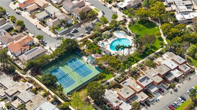 12 Rockrose Way, Irvine CA: https://media.crmls.org/medias/88ecd93d-72b1-42ba-812c-a2e3cb029228.jpg