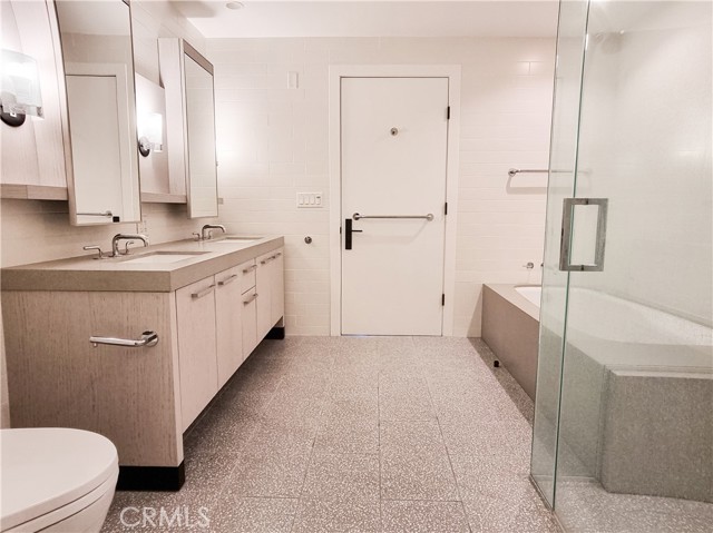Detail Gallery Image 10 of 24 For 10777 Wilshire Bld #606,  Los Angeles,  CA 90024 - 1 Beds | 2 Baths