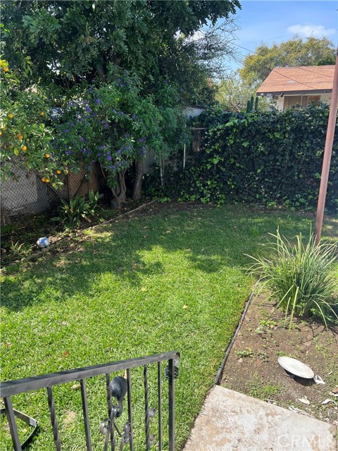 3512 Michigan, East Los Angeles CA: https://media.crmls.org/medias/88ed33d1-7757-4b98-a345-5ad54ad8960f.jpg