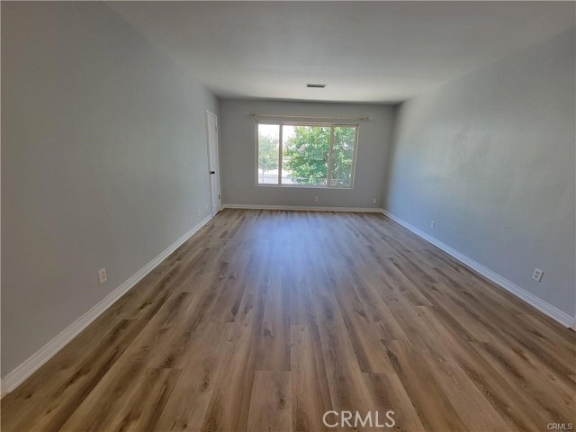 Detail Gallery Image 4 of 10 For 14701 Dickens St #8,  Sherman Oaks,  CA 91403 - 2 Beds | 1 Baths