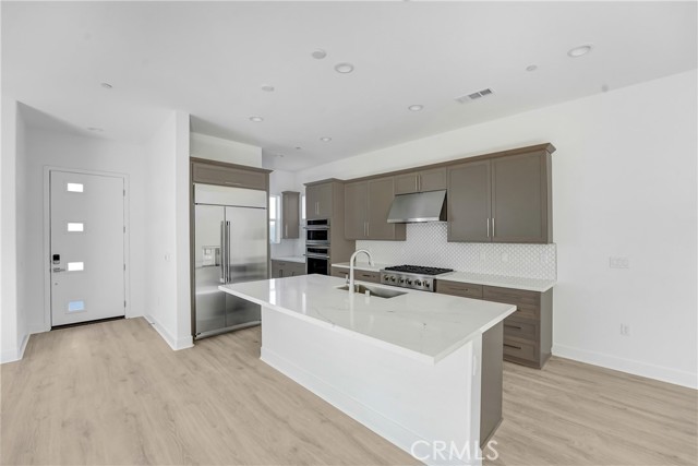 27345 Creekwood Lane, Valencia CA: https://media.crmls.org/medias/88ed80b7-7947-4116-90e0-ee77d5fd320e.jpg