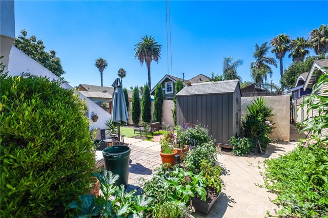 932 Coronado Avenue, Long Beach CA: https://media.crmls.org/medias/88eea05b-3351-439b-911d-44a09c14104c.jpg