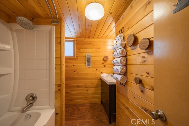 Detail Gallery Image 22 of 38 For 1216 Aspen Dr, Big Bear Lake,  CA 92315 - 3 Beds | 2 Baths