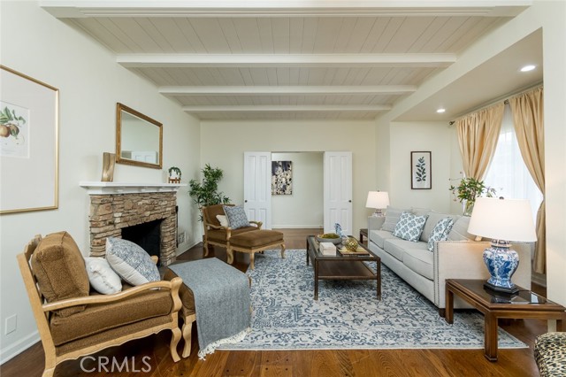 Detail Gallery Image 7 of 34 For 3554 Yorkshire Rd, Pasadena,  CA 91107 - 2 Beds | 2 Baths