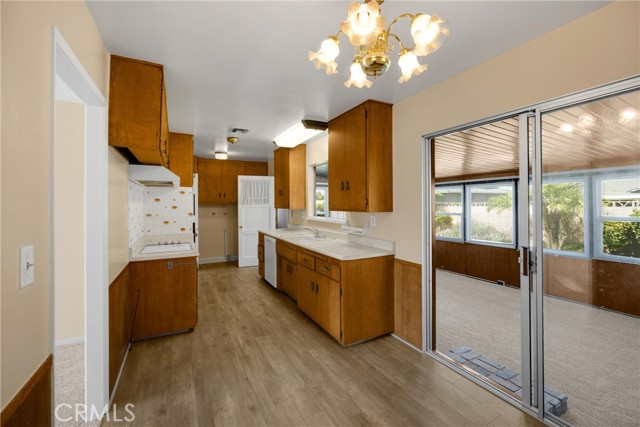 917 N Fuchsia Avenue, Ontario CA: https://media.crmls.org/medias/88efb85f-ab9c-449e-aaa8-b34d86f539c9.jpg