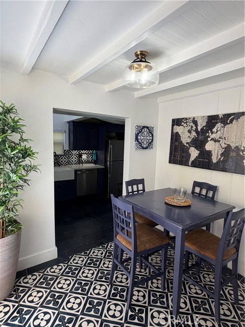 11525 Moorpark Street photo 28