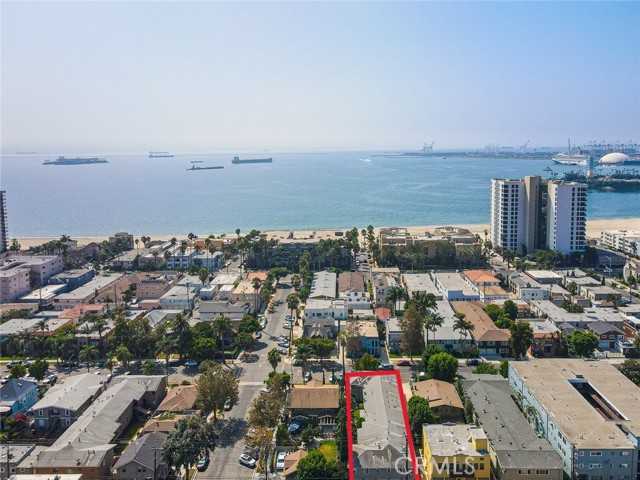 Detail Gallery Image 1 of 1 For 1425 E 1st St #1,  Long Beach,  CA 90802 - 2 Beds | 2 Baths