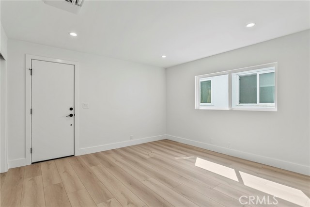 Detail Gallery Image 12 of 24 For 913 E Balboa Blvd #B,  Newport Beach,  CA 92661 - 3 Beds | 3 Baths