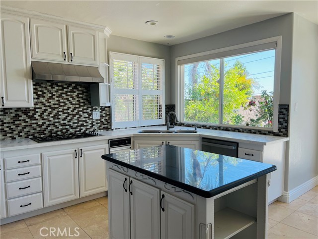 88f27037 C527 4b4e 88ef 900e93d962db