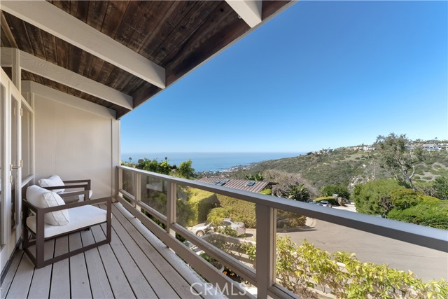 Detail Gallery Image 7 of 46 For 1961 San Remo Dr, Laguna Beach,  CA 92651 - 3 Beds | 2/1 Baths
