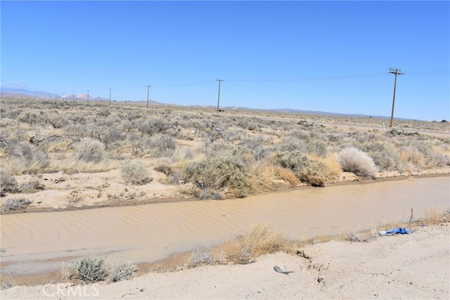 6000 W Avenue F, Lancaster CA: https://media.crmls.org/medias/88f3570d-b4b9-498f-ba97-d40618e50498.jpg