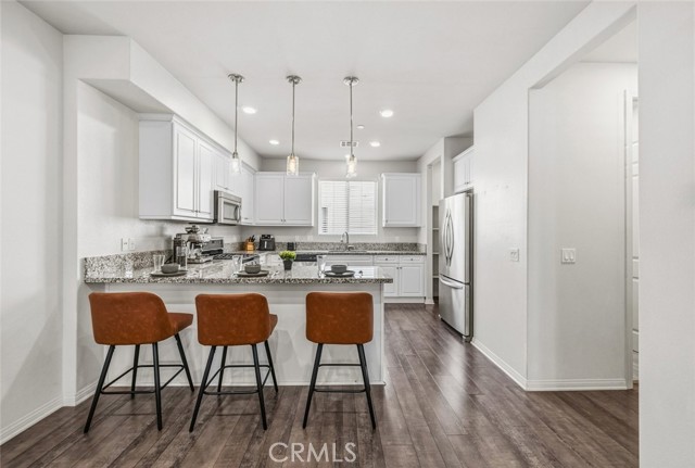 Detail Gallery Image 15 of 47 For 7214 N Chestnut, Van Nuys,  CA 91405 - 2 Beds | 3 Baths