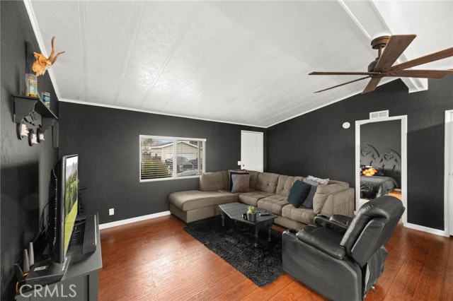 Detail Gallery Image 7 of 39 For 10421 Stageline, Corona,  CA 92883 - 3 Beds | 2 Baths