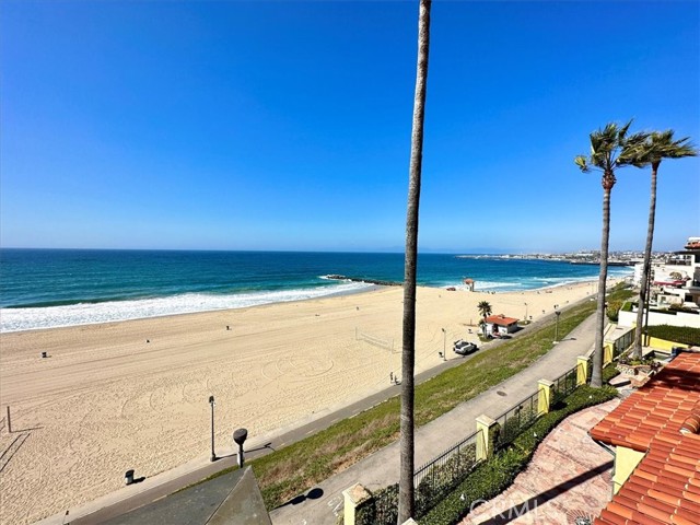 721 Esplanade, Redondo Beach, California 90277, 2 Bedrooms Bedrooms, ,2 BathroomsBathrooms,Residential,Sold,Esplanade,SB23197655