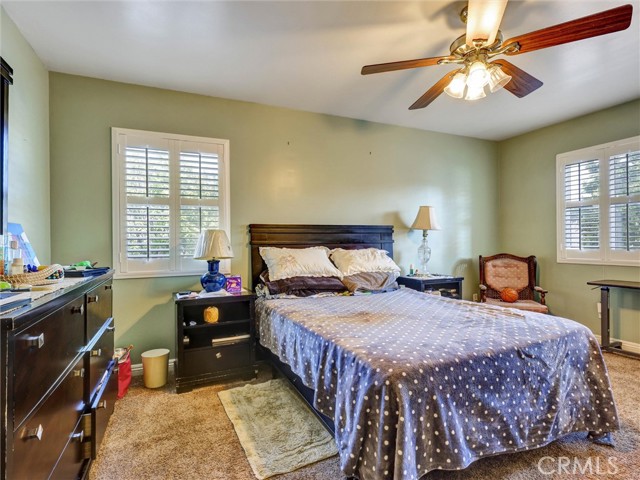 Detail Gallery Image 16 of 32 For 812 W Athens, Los Angeles,  CA 90044 - 4 Beds | 3 Baths