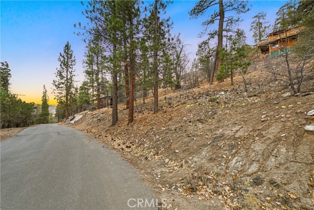 Detail Gallery Image 5 of 28 For 1237 Ridge Rd, Fawnskin,  CA 92333 - – Beds | – Baths