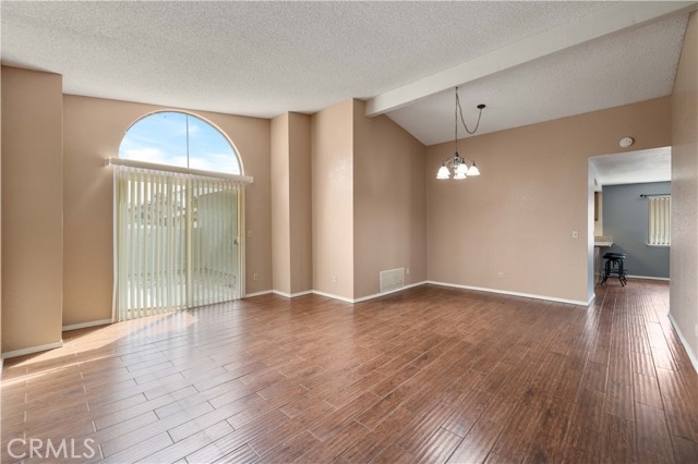 Detail Gallery Image 4 of 26 For 1819 Acosta Ave, Lancaster,  CA 93535 - 3 Beds | 2 Baths