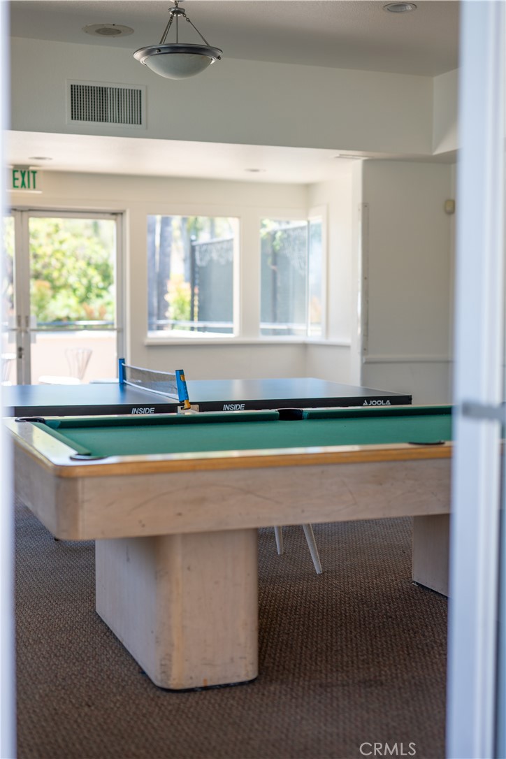 https://media.crmls.org/medias/88f6c87f-67eb-4de5-8a96-07265f0ac5a2.jpg?preset=X-Large