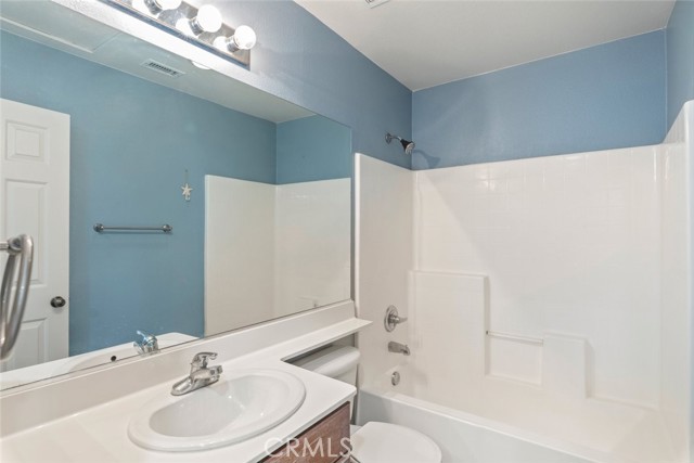 Detail Gallery Image 16 of 49 For 32582 Wildflower Dr, Lake Elsinore,  CA 92532 - 4 Beds | 2/1 Baths