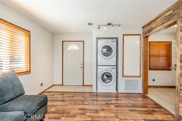 Detail Gallery Image 7 of 39 For 1724 Thrush, Wrightwood,  CA 92397 - 1 Beds | 1 Baths