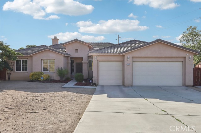 Detail Gallery Image 4 of 60 For 7625 San Remo Trl, Yucca Valley,  CA 92284 - 4 Beds | 3 Baths