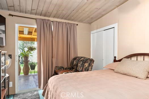 https://media.crmls.org/medias/88f7b144-bed9-4415-9e01-040e14bed255.jpg?preset=X-Large
