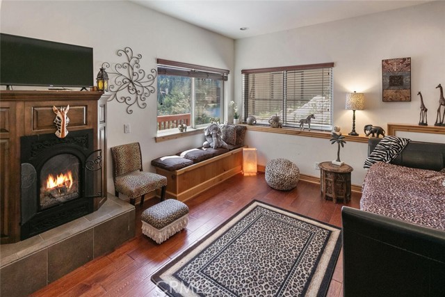 781 Brentwood Drive, Lake Arrowhead CA: https://media.crmls.org/medias/88f7d0d9-1726-4f3c-a975-f2dd9fd7ff30.jpg