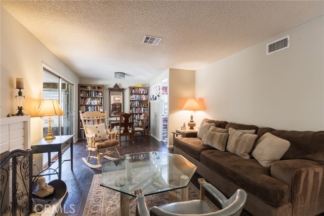 Detail Gallery Image 16 of 38 For 7701 Ducor Avenue, West Hills,  CA 91304 - 3 Beds | 2 Baths