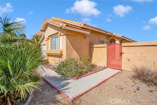 Detail Gallery Image 5 of 47 For 16236 Bridgewood Ln, Victorville,  CA 92395 - 3 Beds | 2 Baths