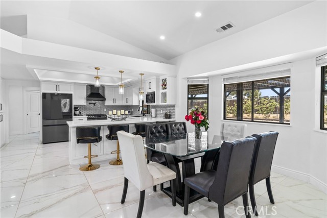 Detail Gallery Image 14 of 22 For 13651 1st Ave, Victorville,  CA 92395 - 3 Beds | 2 Baths