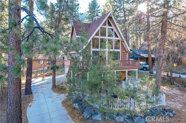 Detail Gallery Image 2 of 53 For 1719 Thrush Rd, Wrightwood,  CA 92397 - 3 Beds | 2/1 Baths