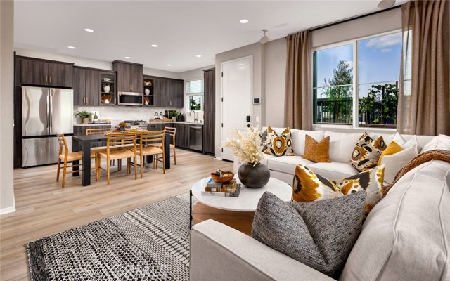 Detail Gallery Image 5 of 64 For 4193 S S. Limecrest Paseo #55,  Ontario,  CA 91761 - 2 Beds | 2/1 Baths