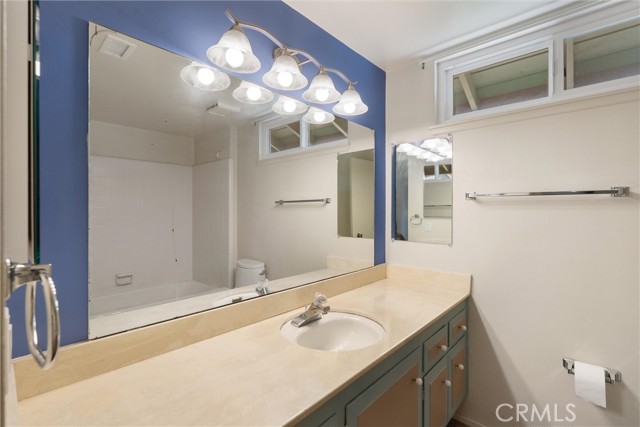 152 Ventana Court, Thousand Oaks CA: https://media.crmls.org/medias/88fb7c36-b2df-4cf5-af86-5f1efa6b2c00.jpg