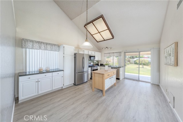 Detail Gallery Image 8 of 42 For 13052 Laramore Ln, Garden Grove,  CA 92843 - 4 Beds | 2 Baths