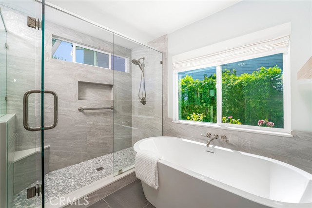 Image 25 of 63 For 3 Taylor Place