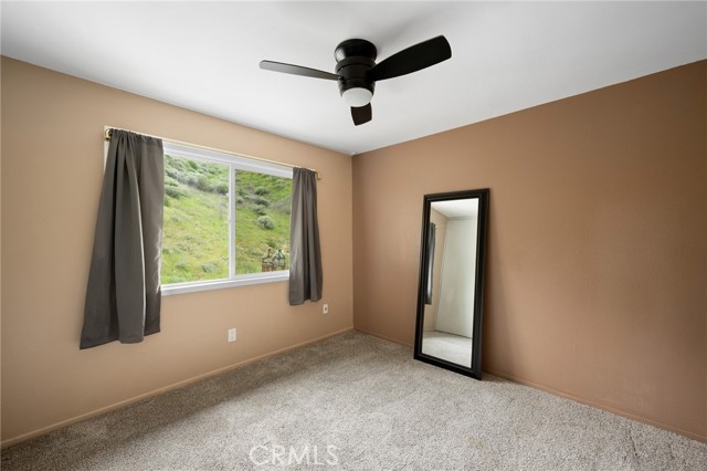 Detail Gallery Image 24 of 37 For 20643 Calhaven Dr, Saugus,  CA 91390 - 4 Beds | 2/1 Baths