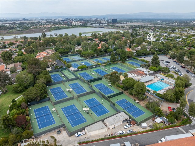 520 Laver Way, Newport Beach CA: https://media.crmls.org/medias/88fcfec7-7a1a-465e-bdfe-bd5bc4d90e8c.jpg
