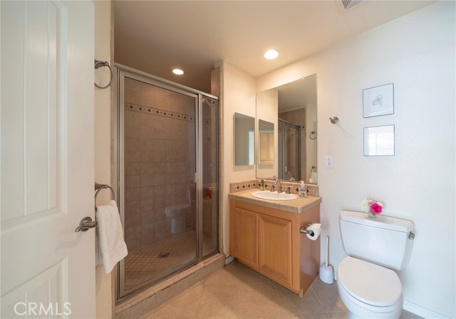 2001 Artesia Boulevard, Redondo Beach, California 90278, 1 Bedroom Bedrooms, ,1 BathroomBathrooms,Residential,Sold,Artesia,SB22021546