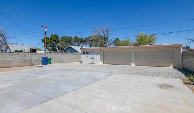 Detail Gallery Image 3 of 9 For 45122 Date, Lancaster,  CA 93534 - 3 Beds | 2 Baths
