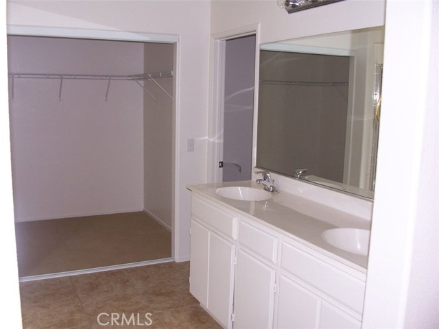 Detail Gallery Image 12 of 16 For 13343 Vista Verde St, Victorville,  CA 92392 - 5 Beds | 2 Baths
