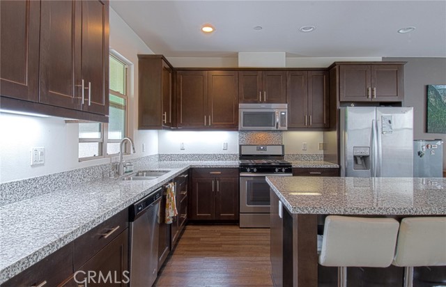 Detail Gallery Image 6 of 19 For 524 S Anaheim #1,  Anaheim,  CA 92805 - 3 Beds | 2 Baths