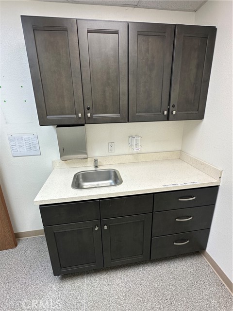 Image 4 of 24 For 2005 Garey Avenue