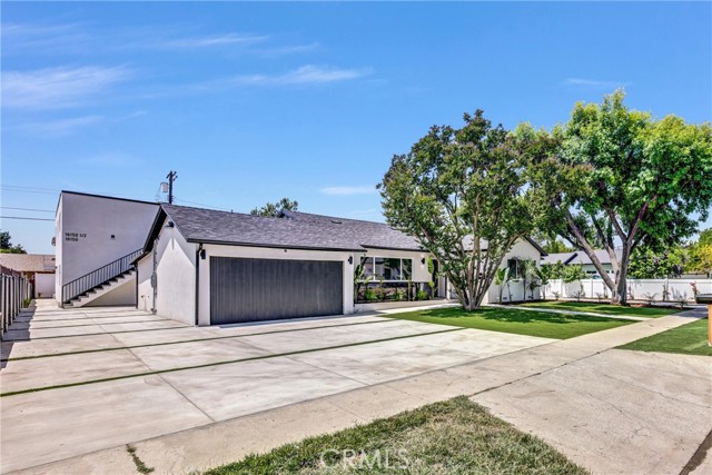 18152 Sunburst Street, Northridge CA: https://media.crmls.org/medias/88fef6e8-1e3e-478f-9202-4acfe33c655d.jpg