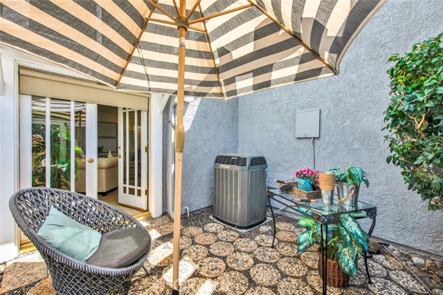 Detail Gallery Image 26 of 28 For 2569 Elden Ave #A1,  Costa Mesa,  CA 92627 - 2 Beds | 2/1 Baths