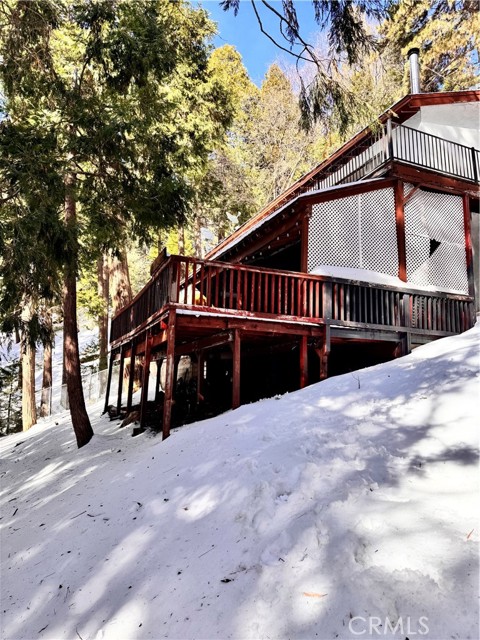 Detail Gallery Image 7 of 39 For 25286 North, Twin Peaks,  CA 92391 - 4 Beds | 3 Baths