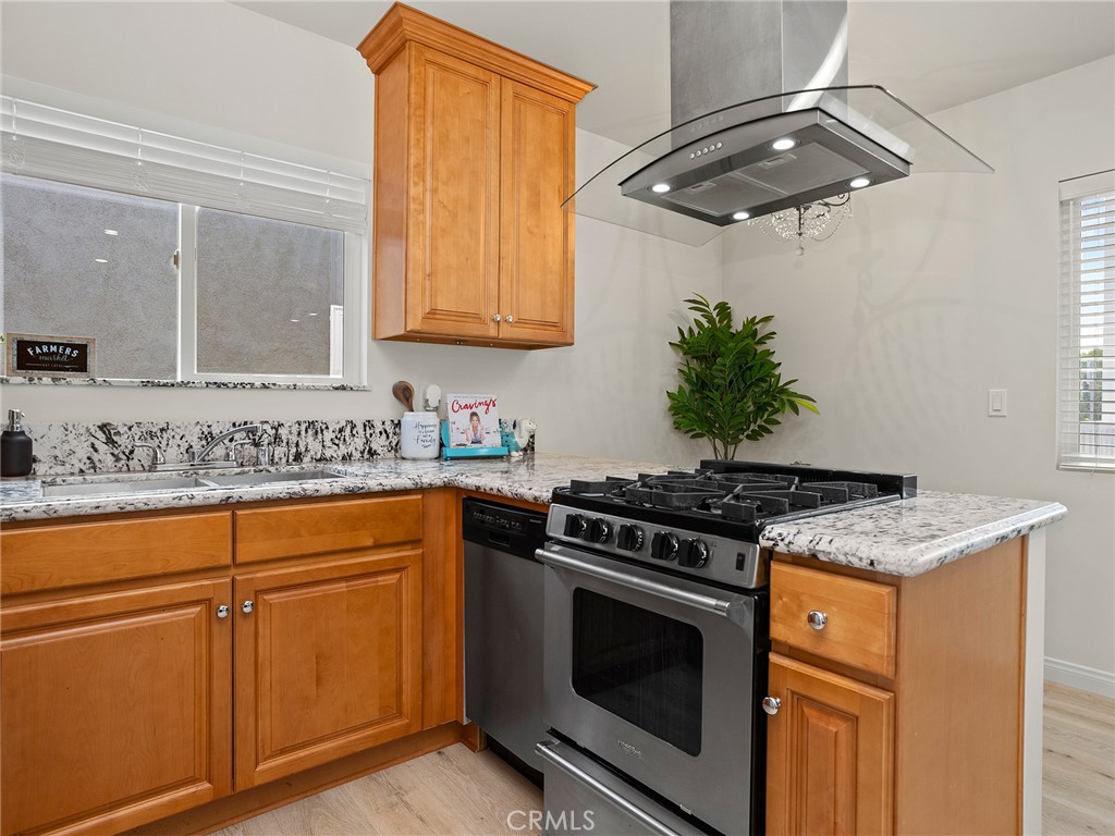 1420 N Lincoln StreetBurbank image #2