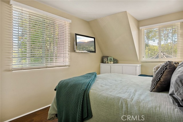 243 Manzanita Drive, Lake Arrowhead CA: https://media.crmls.org/medias/8901941a-77fe-435f-97c4-6bff45c5ac0c.jpg