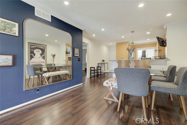 Detail Gallery Image 7 of 26 For 2940 N Verdugo Rd #305,  Glendale,  CA 91208 - 2 Beds | 2 Baths